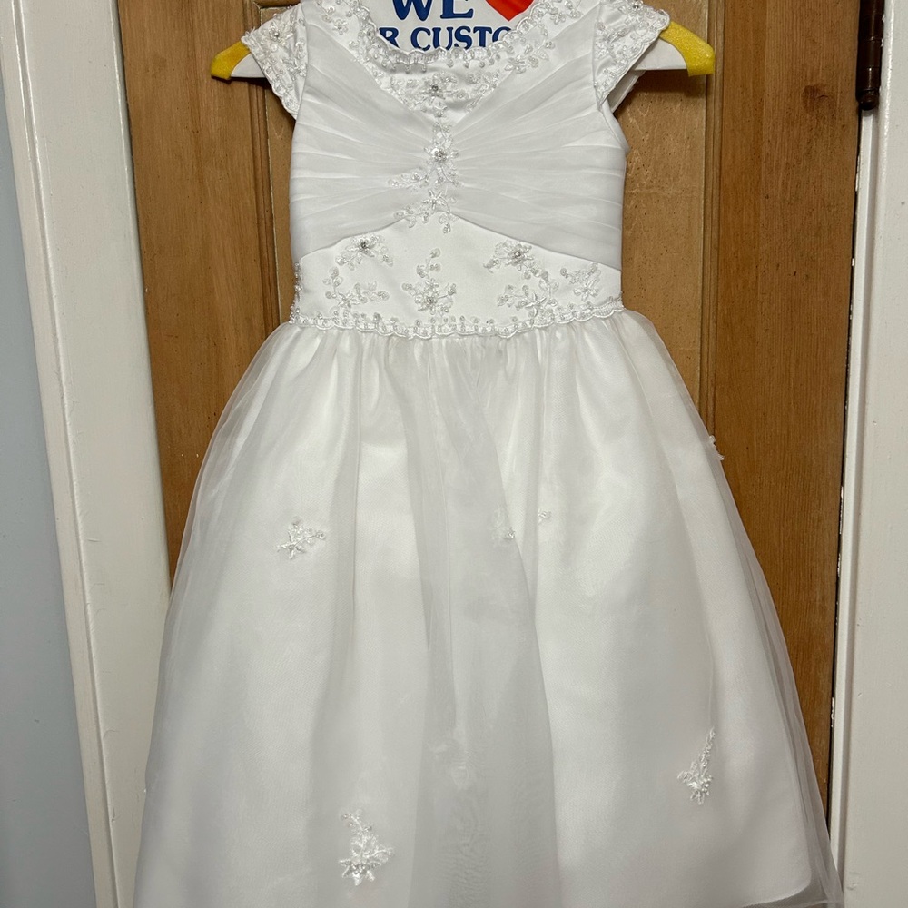 Elegant White Kids Communion Dress with Floral Embellishments